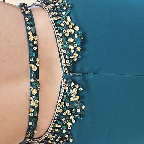 Size 8 emerald green rhinestone jersey prom dress Camille La Vie NWT - Picture 10 of 17